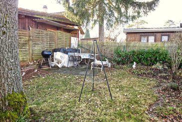 Eigener Baum mit Schatten und Grillstation